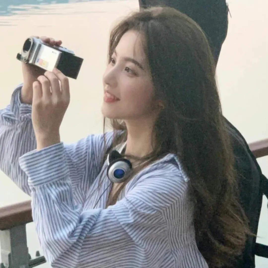 扬鞭策马赋倾城